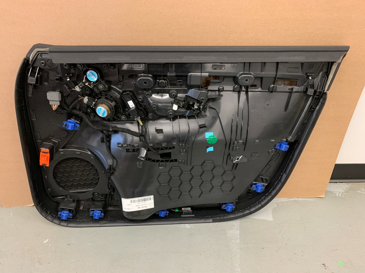 18-20 Volvo S90 Left Front Door Interior Panel Mortiz Leather