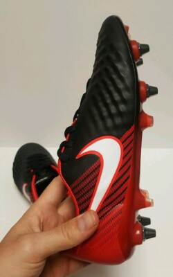 Nike Magista Opus II SG-Pro Soccer Cleats Red Black 844597-062 sz