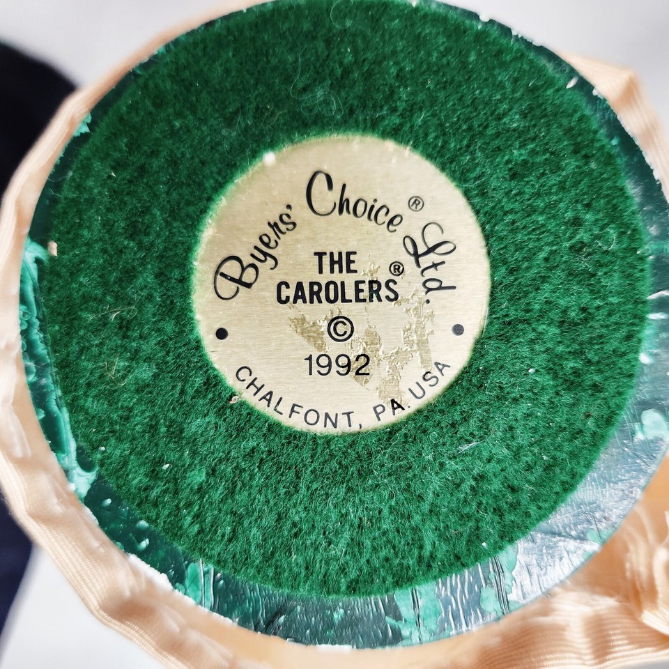 Byers Choice Set of 2 Carolers Salvation Army Woman Mom and Baby 1992