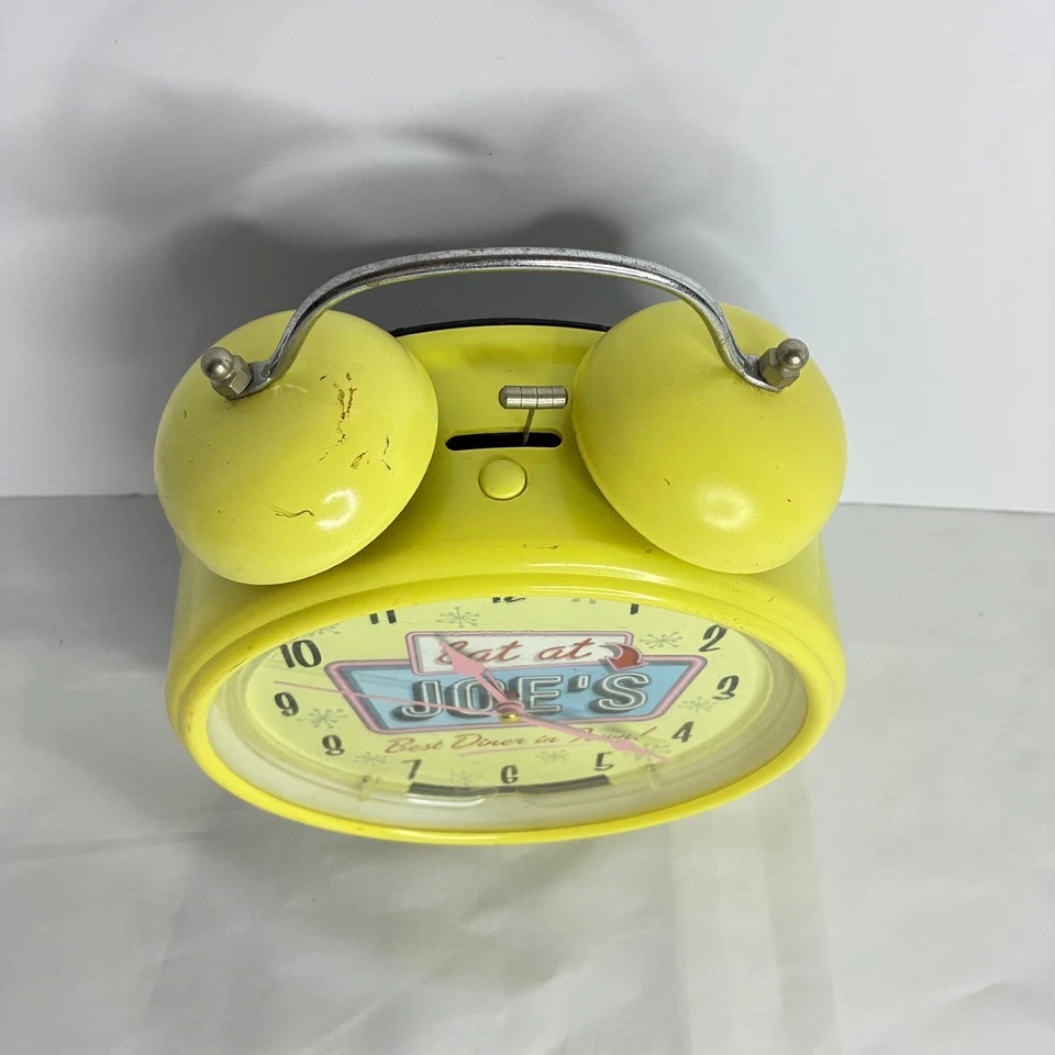 Eat at Joe's Diner Reloj Amarillo Retro Despertador Mejor Comedor de la Ciudad Funciona Foto 3 de 4