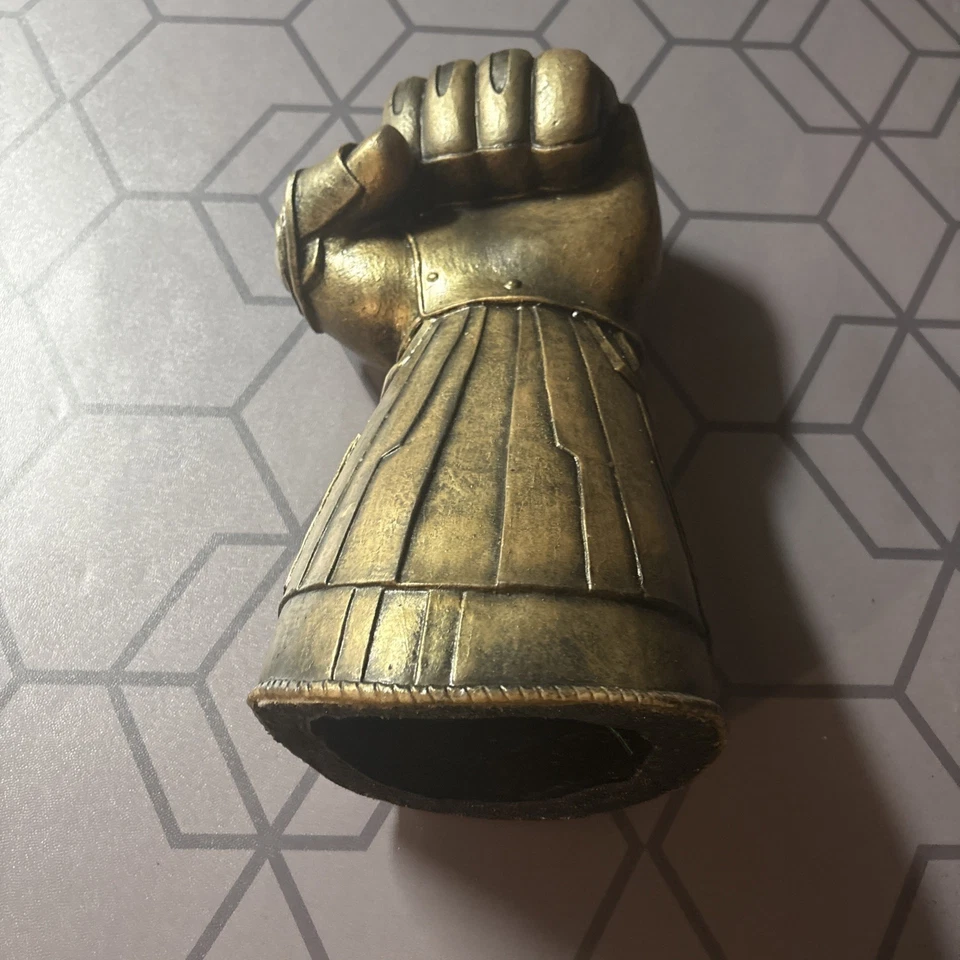 Guantelete de espuma de rubíes Avengers Infinity War Infinity y guantelete Iron Man Foto 3 de 4