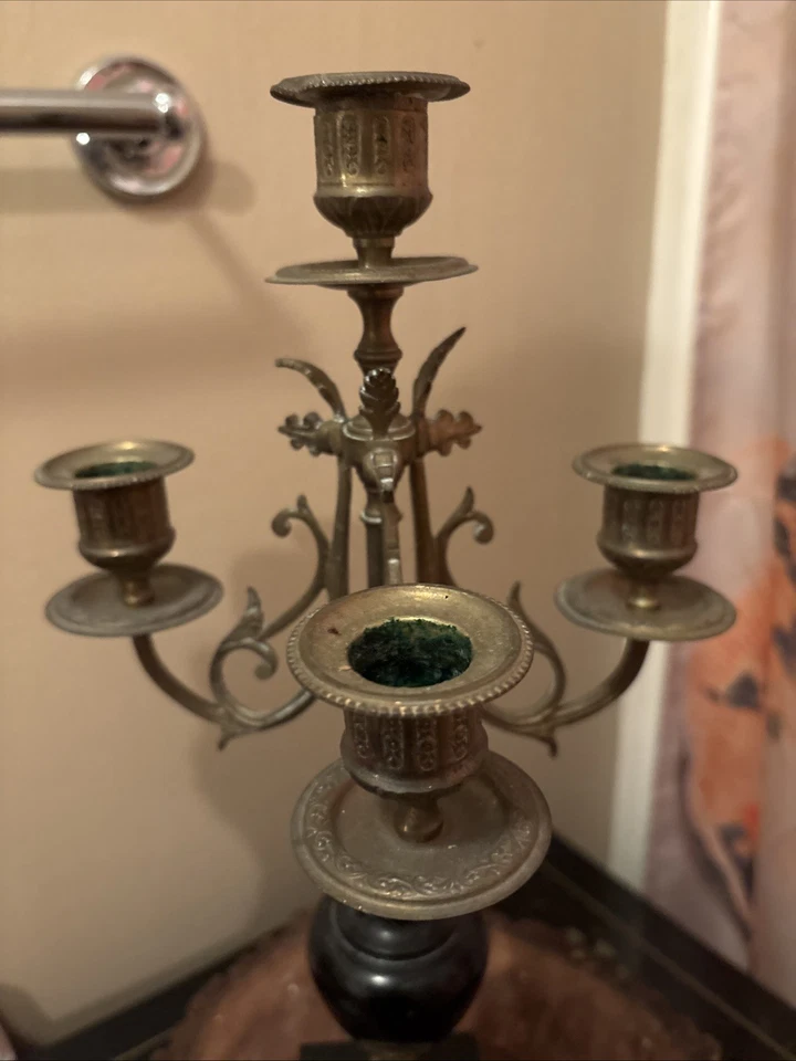 Par de candelabros de bronce dorado y patinado de mármol rojo francés siglo XIX Foto 4 de 4