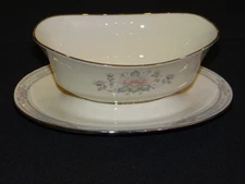 Lenox Charleston Gravy Boat with Attached Decorative Underplate NEVER USED!