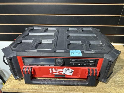 Milwaukee 2950-20 M18 Packout Bluetooth Radio Speaker For Parts Or Repair ME-754