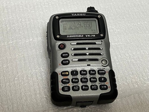 Yaesu VX-7R Used Tri Band Handheld Transceiver 50 144 430 MHz Waterproof Japan - Picture 3 of 9