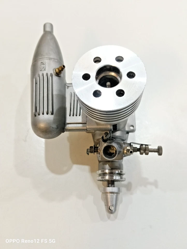 OS Max 21  with original exhaust - Image 3 of 4