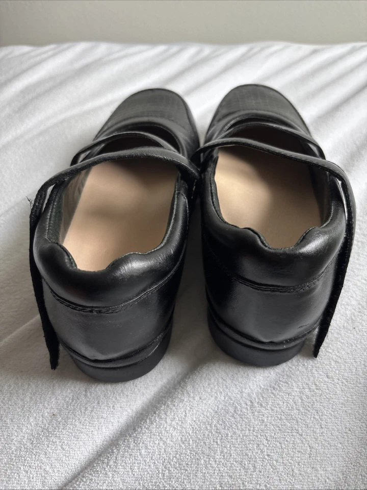 Natural Step Women’s Shoes 5th Ave 7W Black Snakeskin Leather Mary Jane Napa - Image 4 of 4