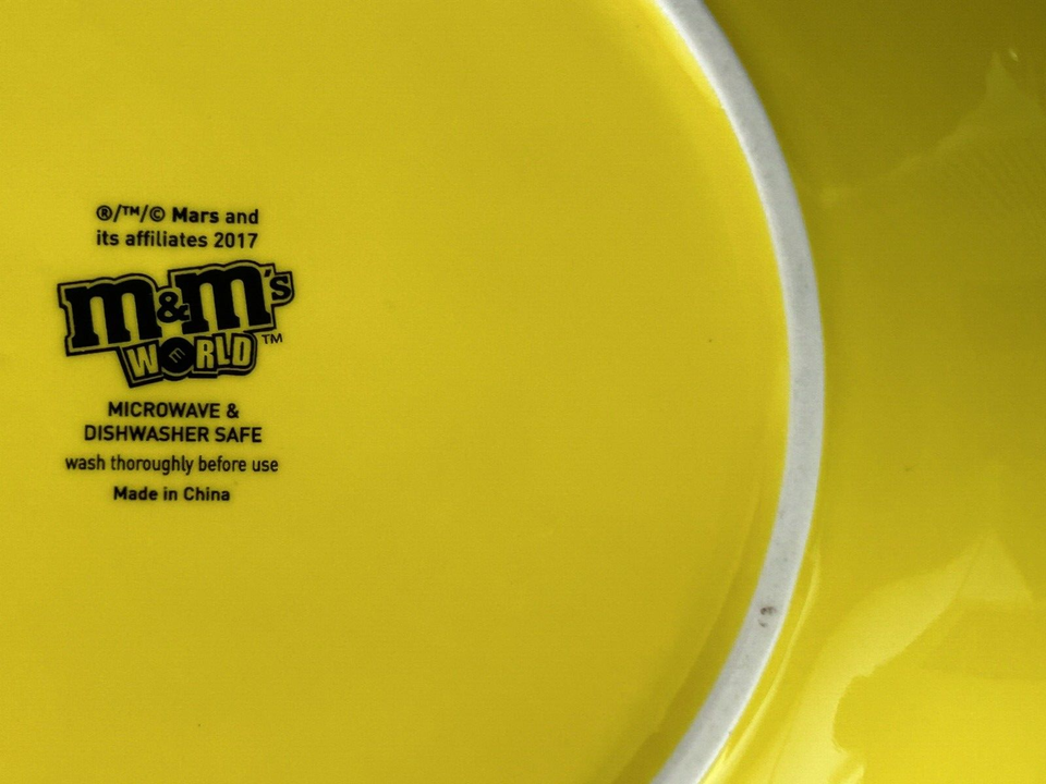 2 M&M's World M & M Ceramic 9.25" Luncheon/Salad Plates Yellow Bottom