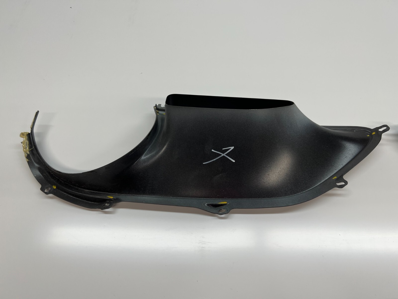 FERRARI 488 REAR TAIL LIGHTS AIR INTAKE SURROUND LH RH SET OEM 88862100 88861900