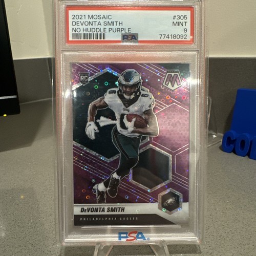 DeVonta Smith [No Huddle Purple Mosaic] #305 2021 Panini Mosaic card