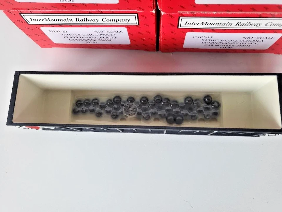 Intermountain Bathtub Coal or Sulphur Gondolas CP Rail x 6 cars, weighted Set#2 - Image 4 of 4