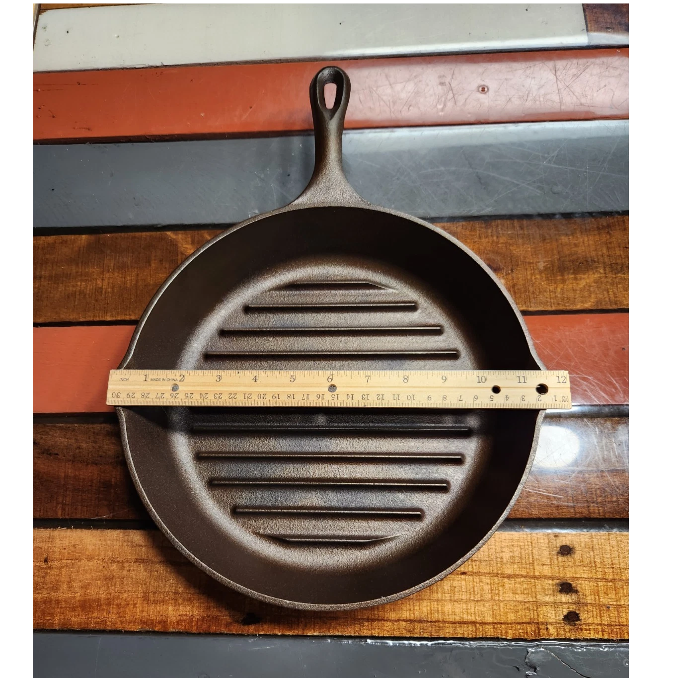 Lodge Cast Iron Round Grill Pan Skillet 10 in Long Handle Gas/Elec/Ind