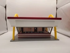 VINTAGE MCDONLADS UNASSEMBLED S SCALE BUILDING/DIORAMA