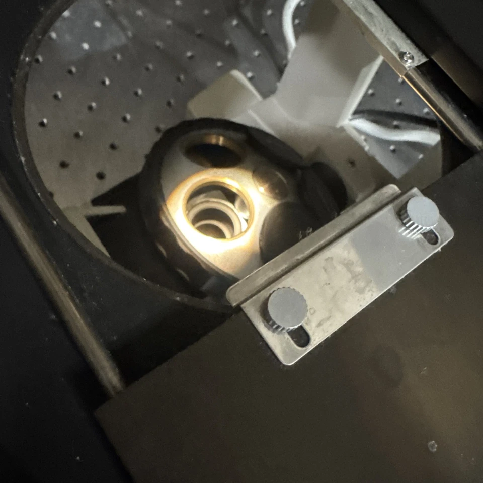 Microscopio invertido Nikon Eclipse TS100-F Foto 2 de 4