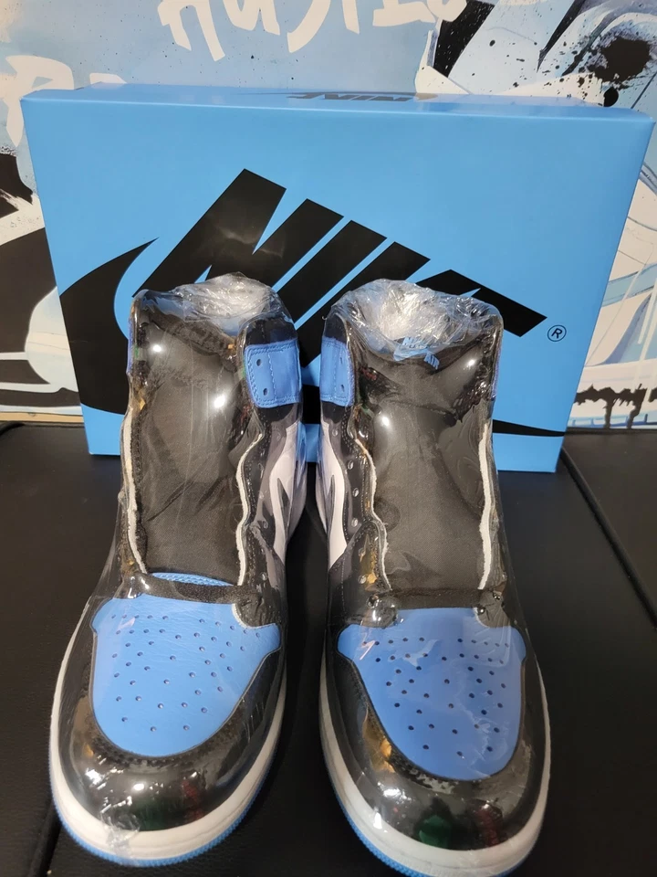 Air Jordan 1 Retro Alto OG UNC Puntera Talla 10 Para hombres DS Nuevo DZ5485 400 Lanzamiento 2023 Foto 2 de 4