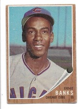 1962 TOPPS BASEBALL CARD #25 ERNIE BANKS - GOOD+ TO VG CONDITION