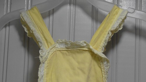 Vintage 50s Toddler Little Girl Pinafore Dress Yellow White maybe 2T see pics - Picture 2 of 9