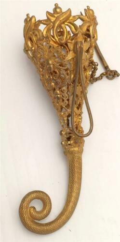 19th C. FRENCH PIERCED GILT CORNUCOPIA SHAPED TUSSIE MUSSIE POSEY HOLDER - Picture 5 of 7