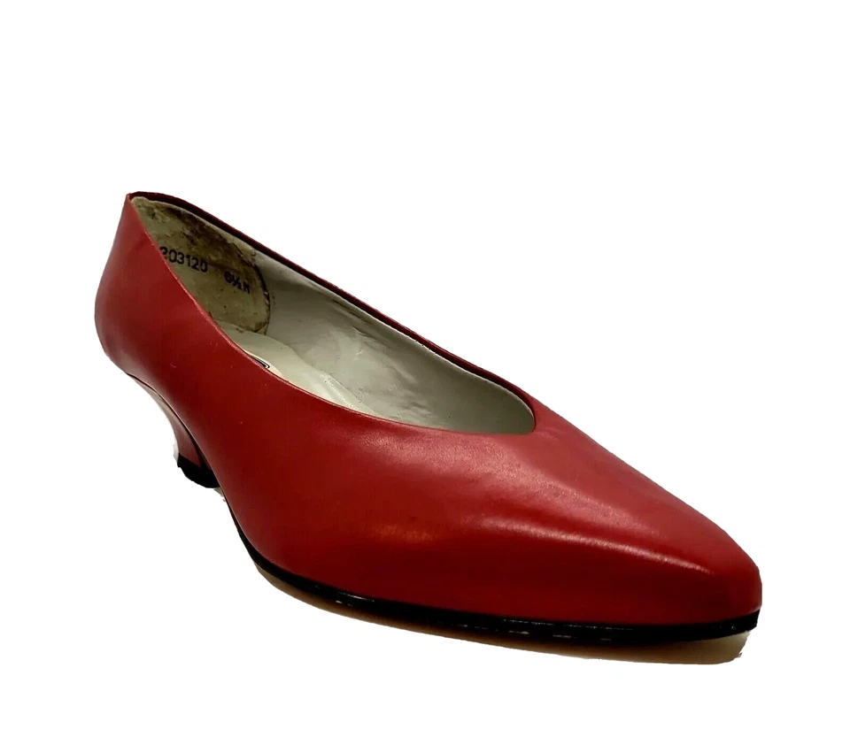 Zapatos de salón Nicole Club corte en V de cuero rojo trabajo tacón de gatito para mujer EE. UU. 6,5 Foto 4 de 4