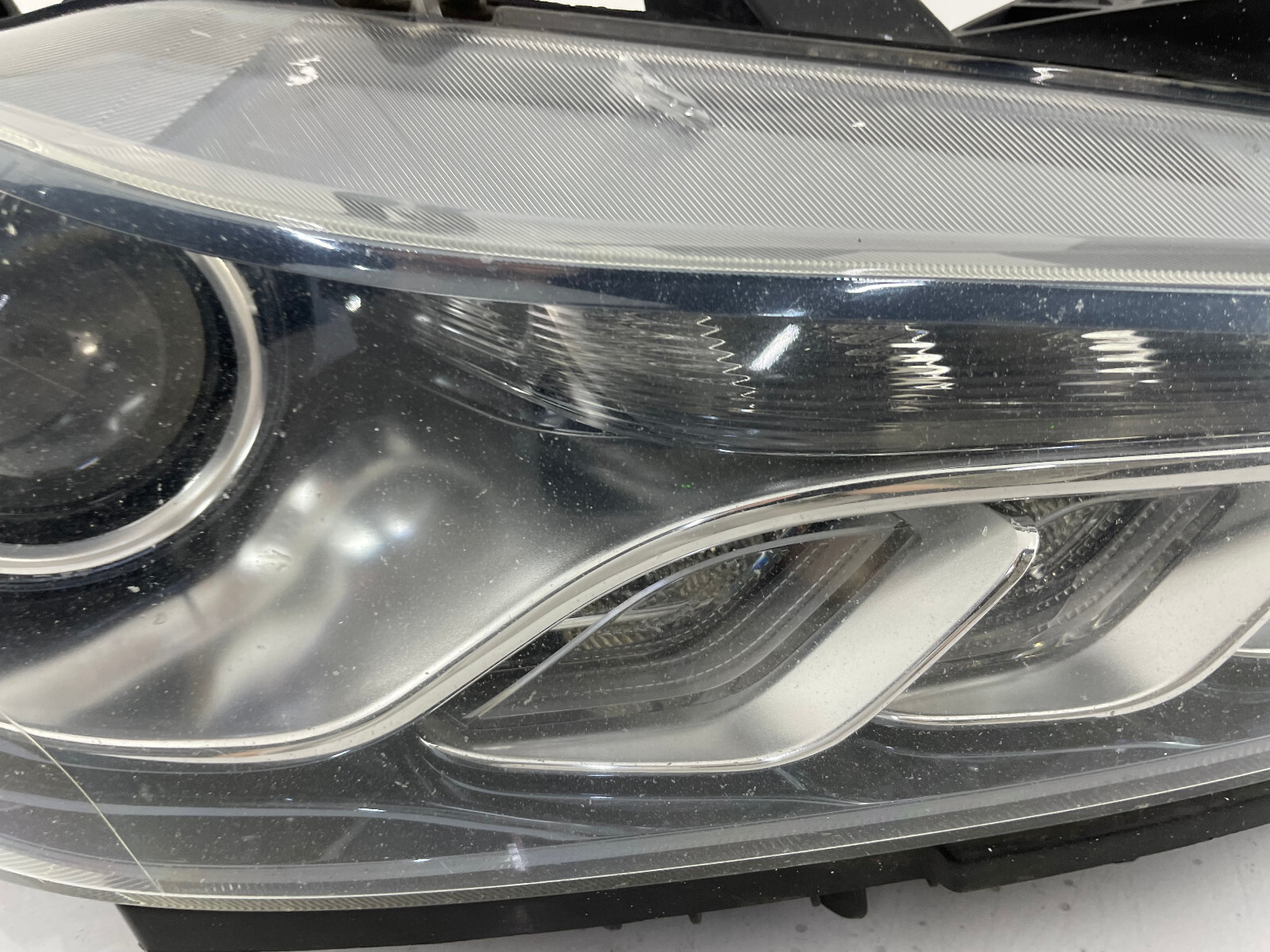 OEM | 2014 -- 2019 Maserati Ghibli HID Xenon LED Headlight (Right/Passenger)