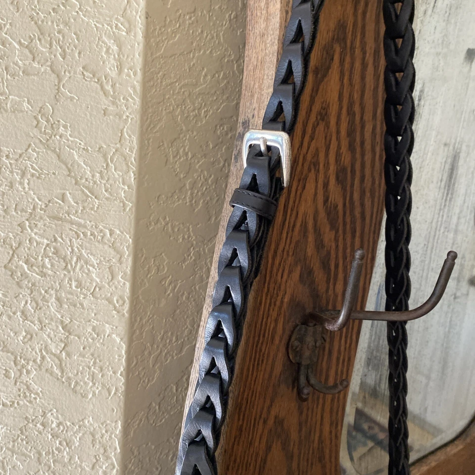 Bolso de hombro Brighton para mujer de cuero negro con hebilla de cocodrilo occidental Foto 3 de 4