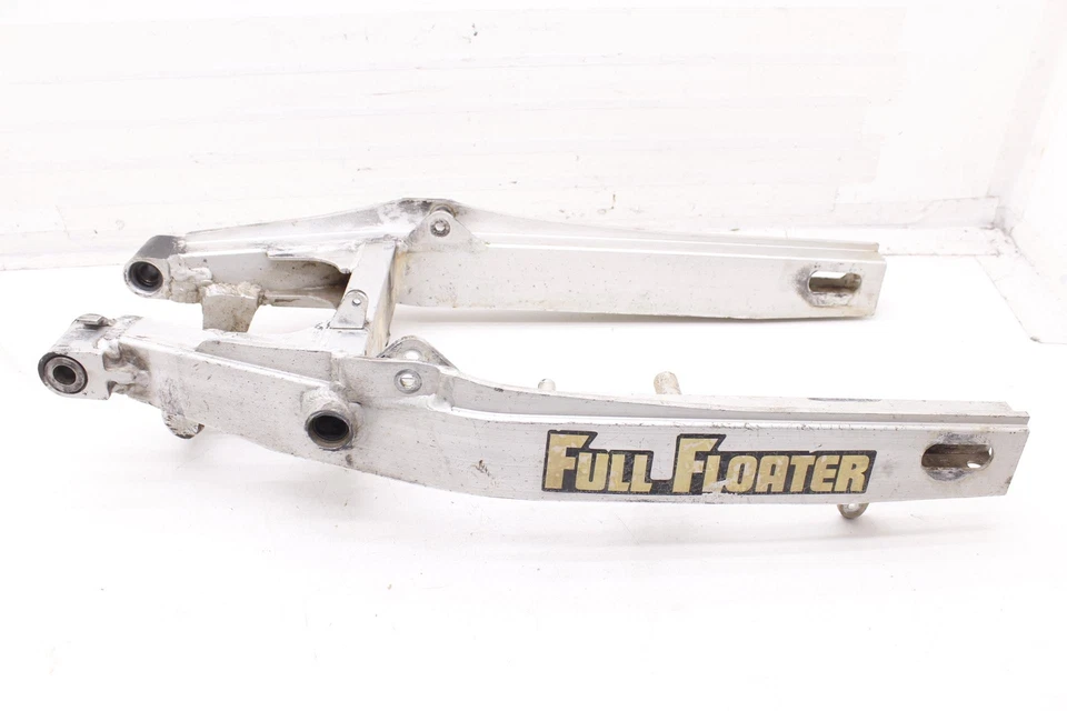 Brazo basculante de suspensión 82 OEM R6 para Suzuki Pe175 Foto 2 de 4