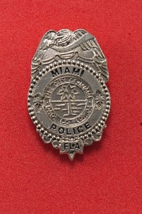 Miami Florida Mini Badge Lapel Hat Pin / Pinback - Silver Tone
