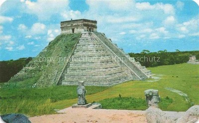 Chichen-Itza Yucatan Mexico Vista al Castillo