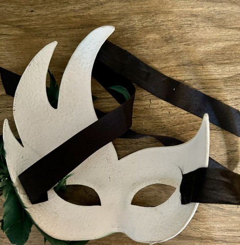 Venice Hand Painted La Maschera Del Galeone Mask Italy Masquerade Green Feathers - Picture 4 of 5