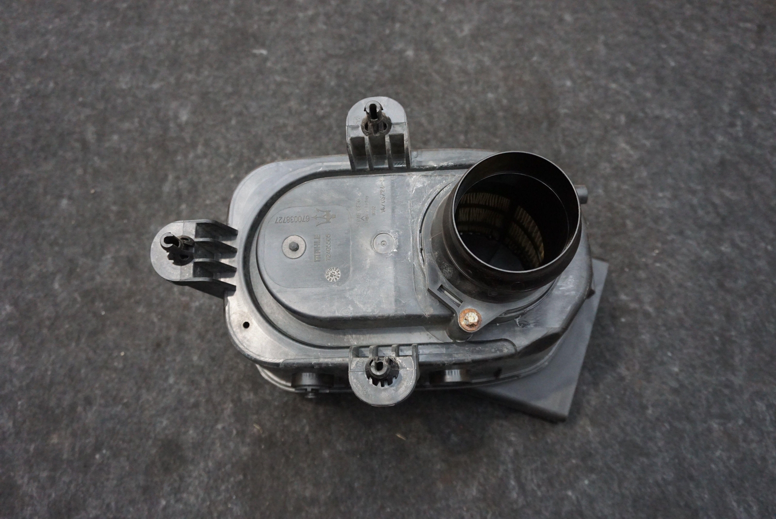 Maserati Ghibli 2014-2017 Front Left Air box top P/N 673007391