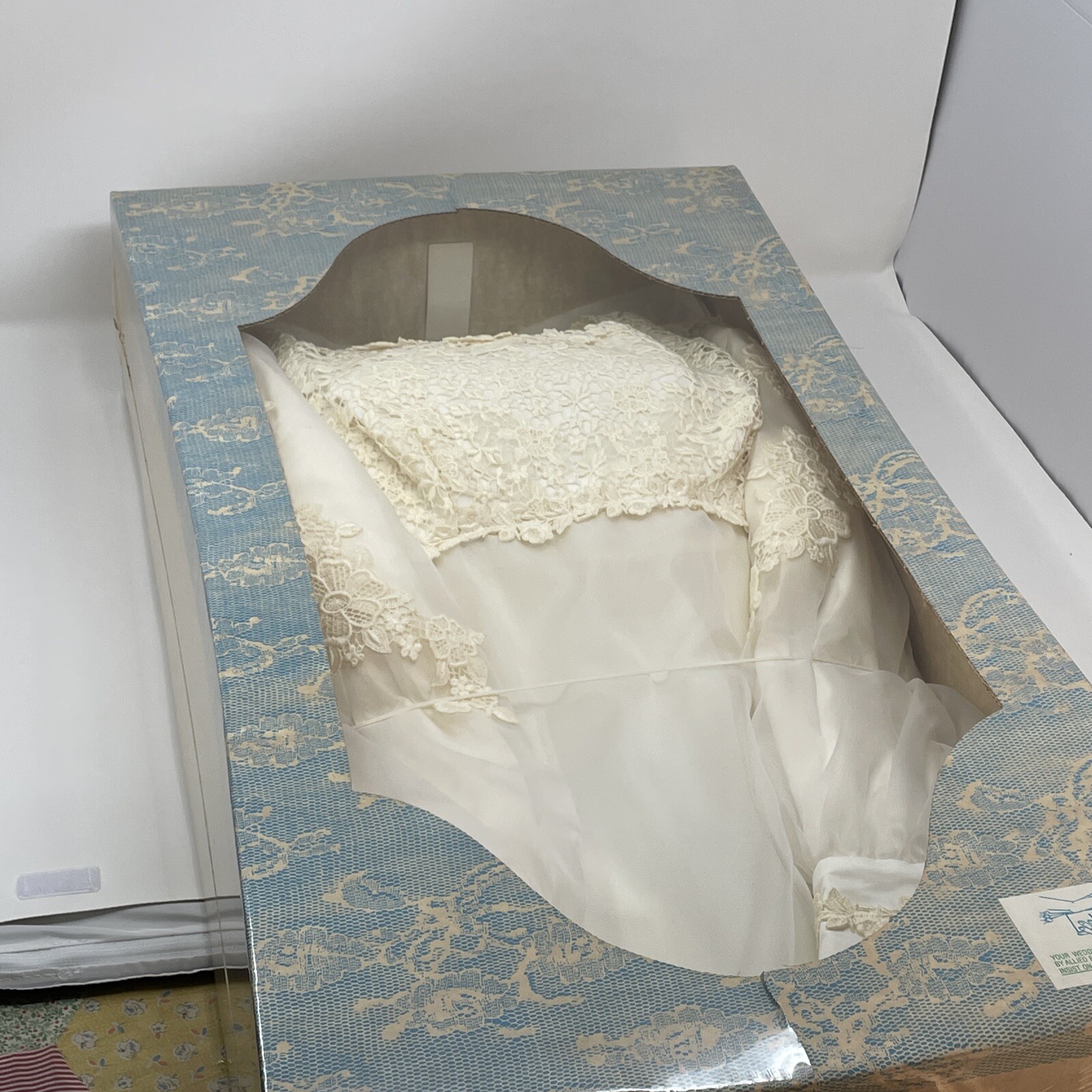 VTG Preserved Wedding Gown Clean Vacuum Sealed 1981 S… Gem