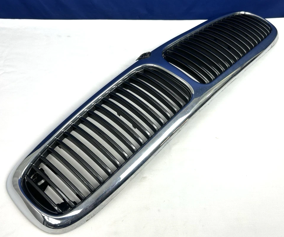 💪1998-2003 Jaguar XJ8 Vanden Plas Cromo OEM Conjunto de parrilla delantera Foto 3 de 4