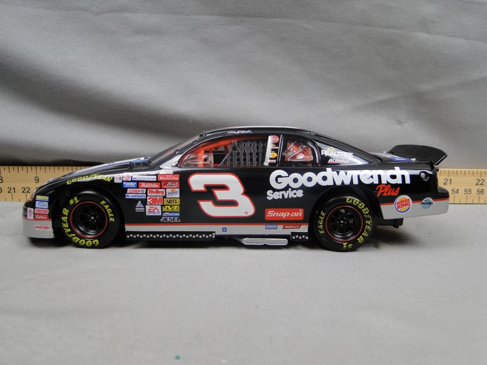 Dale Earnhardt No3 GM Goodwrench Service Plus Sign Action литая модель Nascar 1999 - Изображение 2 из 4