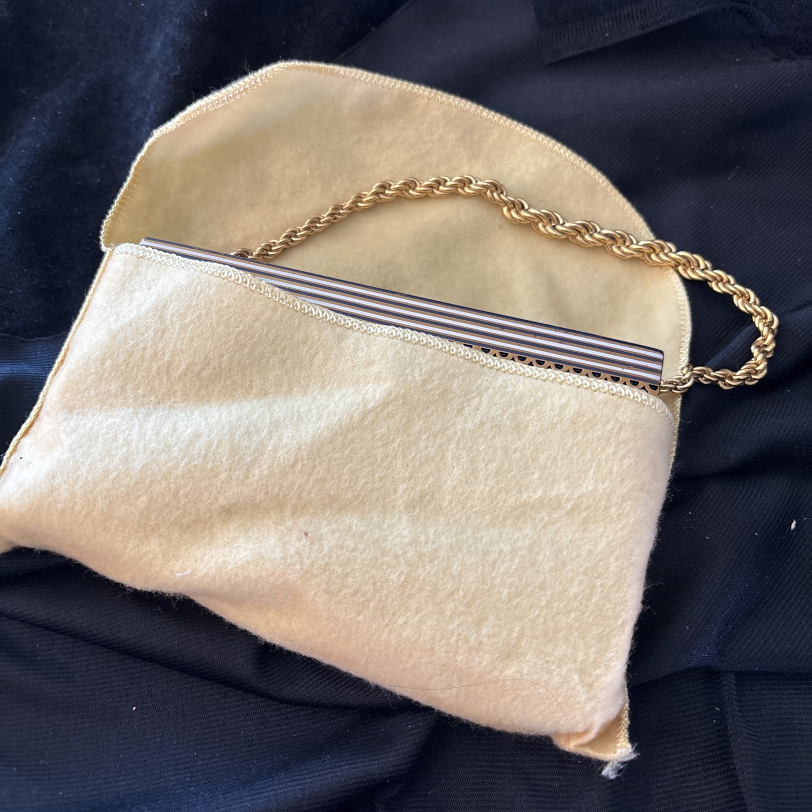 Vintage Evan's Gold Tone Wristlet Purse Compact Vanity Kit  Cigarette With Box