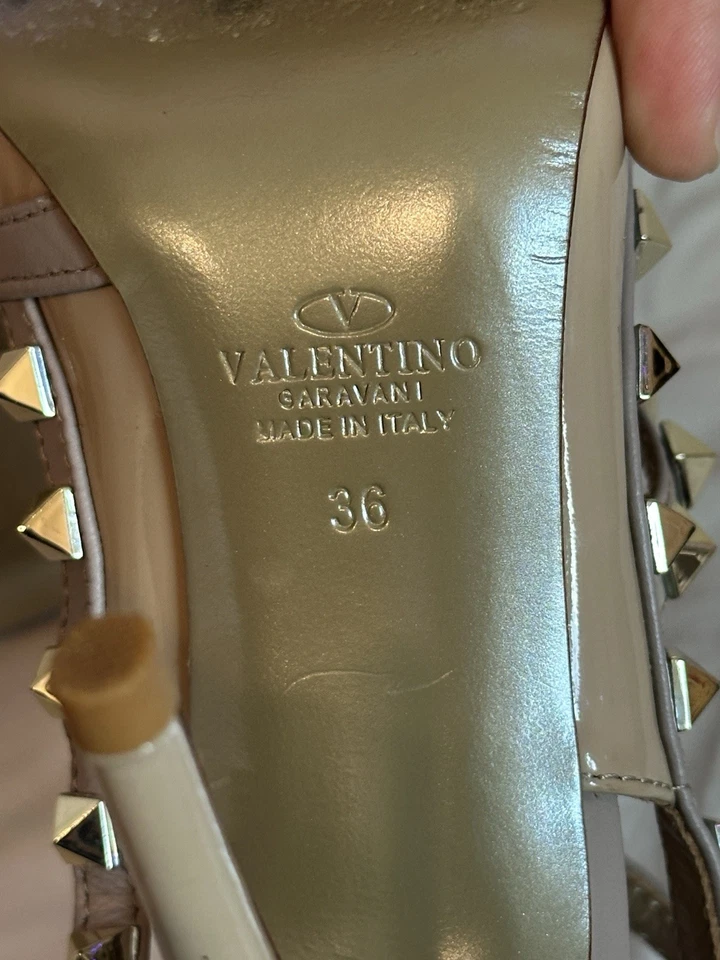 Zapatos de salón VALENTINO GARAVANI Rockstud charol beige dorado talla EE. UU. 5,5 UE 36 Foto 4 de 4
