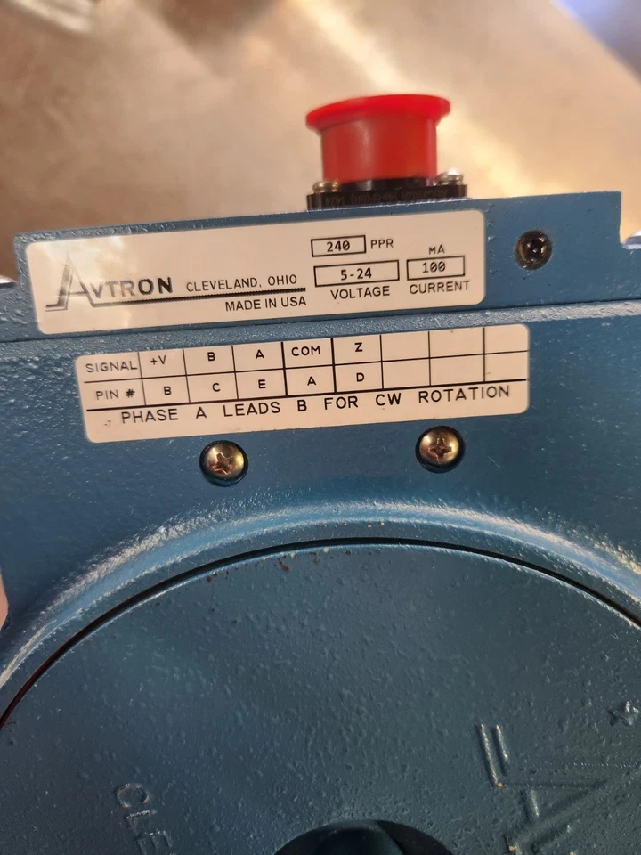 Avtron Incremental Encoder Model AV485 - Image 3 of 4