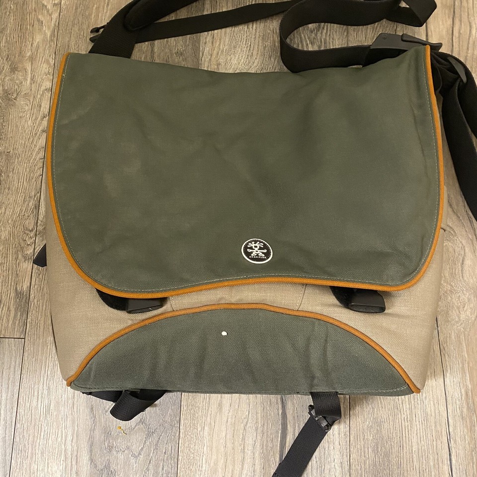 Crumpler Messenger Bag Wack-o-Phone Padded Carry On Padded Laptop ...