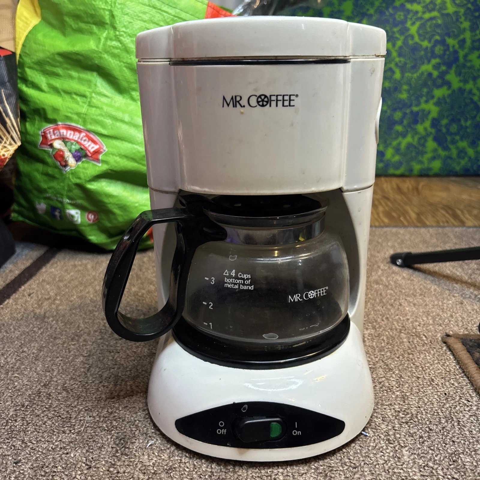 Mr. Coffee 4 Cup Coffee Marker / white corded works