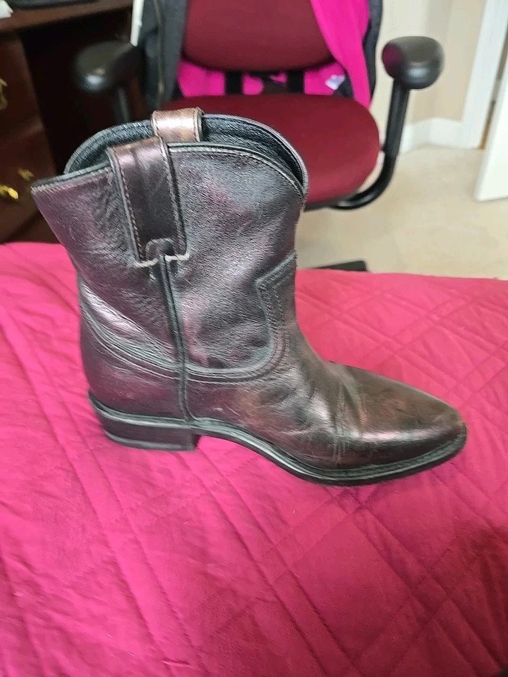 Botas Cortas Frye Billy En BlackBerry Talla 6.5B Excelente Estado Foto 3 de 4