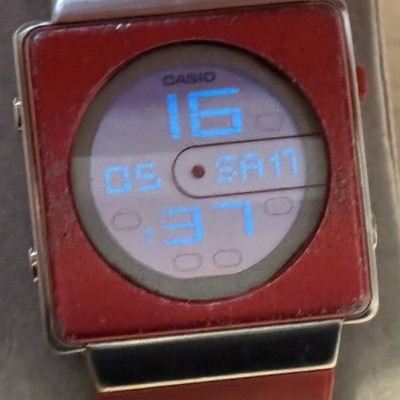 Casio Futurist LA-2001-4A Vintage Digital Watch 2999 Mod Pink