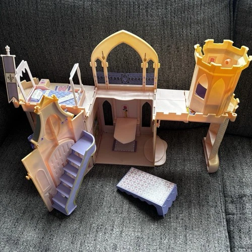 Vintage 1999 Mattel Barbie Kelly's Princess Palace Kingdom Playset Doll House