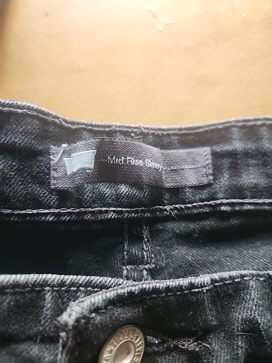 Levi's Jeans Women's Size 8M Mid Rise Skinny Black 29x28 Stretch Pockets Pre-own thumbnail 2