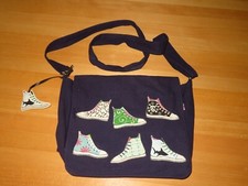 WENDEKREIS BERLIN Schultertasche dunkelblau Chucks