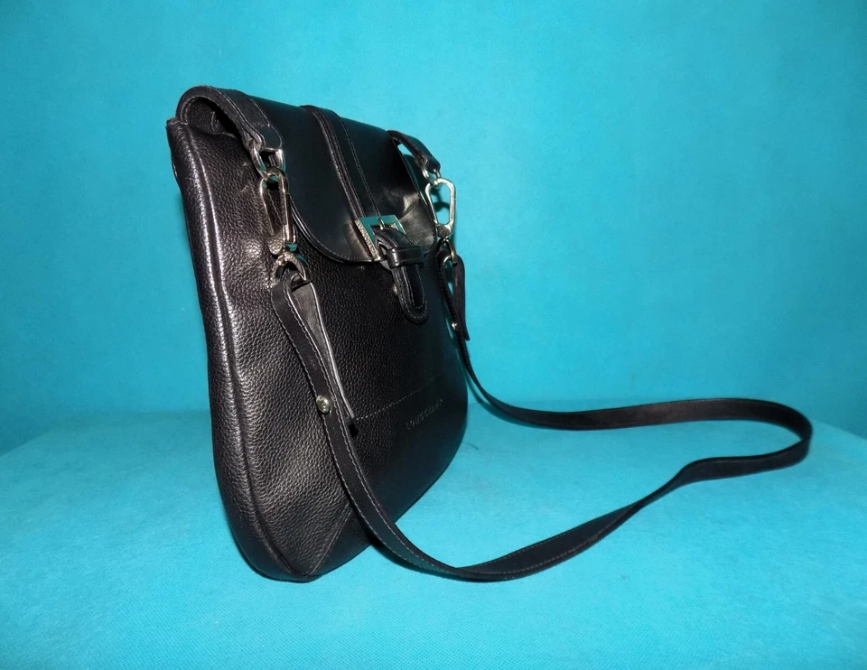 sac LONGCHAMP le foulonné en cuir noir porté épaule ou travers - Photo 2/4