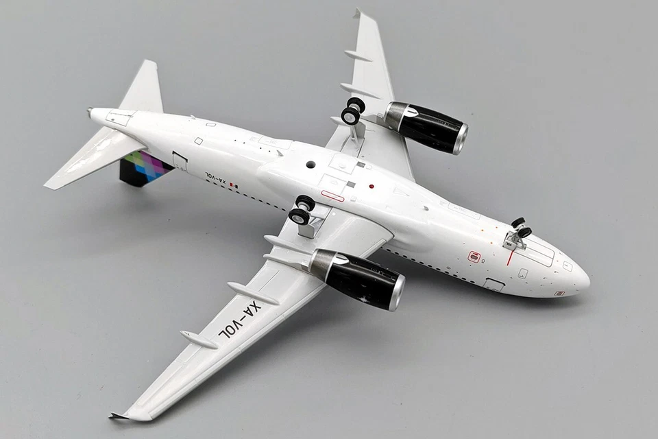Volaris / Airbus A319 / XA-VOL / EAV-A319-VOL / 1:200 *LAST PIECES* - Image 3 of 4