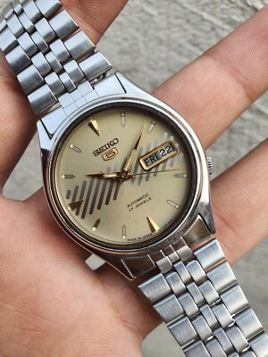 vintage Oct,1994 Seiko 5 Automatic 7009-3101 Wristwatch for Men's