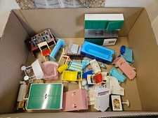 (RB)5025-346, Konvolut M&ouml;bel aus Plastik, Spielzeug, Deko