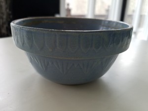 Antique Blue White Stoneware Reverse Pyramid Pattern 5 In Diameter