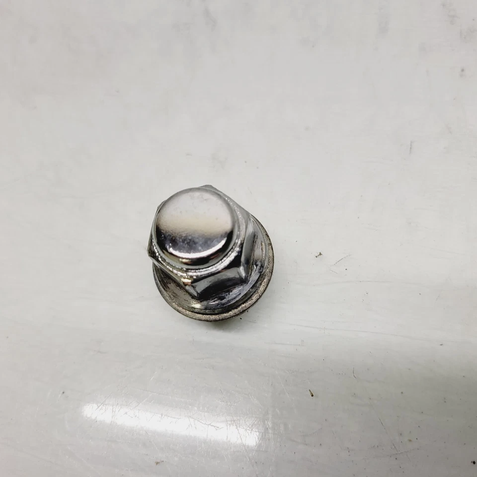 Tuerca Lexus is250 is350 2006-2013 OEM Foto 4 de 4