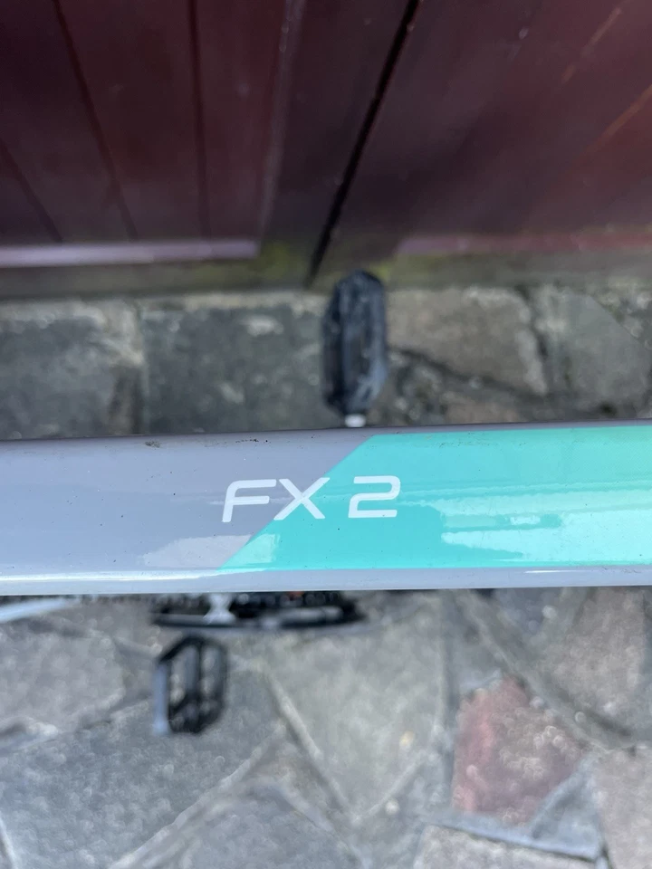 Trek FX 2 Hybrid Bike, XL Frame, with TOPEAK Pannier & extras - Image 2 of 4